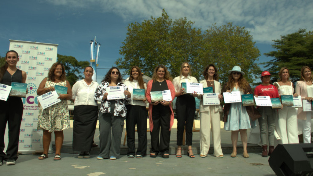 Acto por el Día Internacional de la Mujer: Se  hizo la convocatoria en la Plaza del Agua