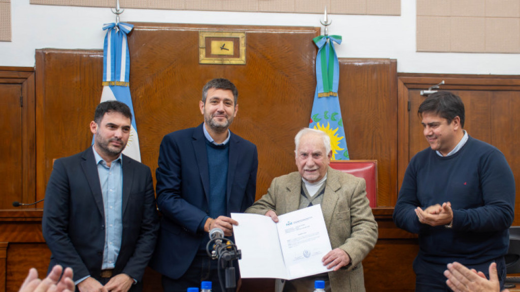 Reconocimiento para Luis Ventura, histórico dirigente del hockey marplatense